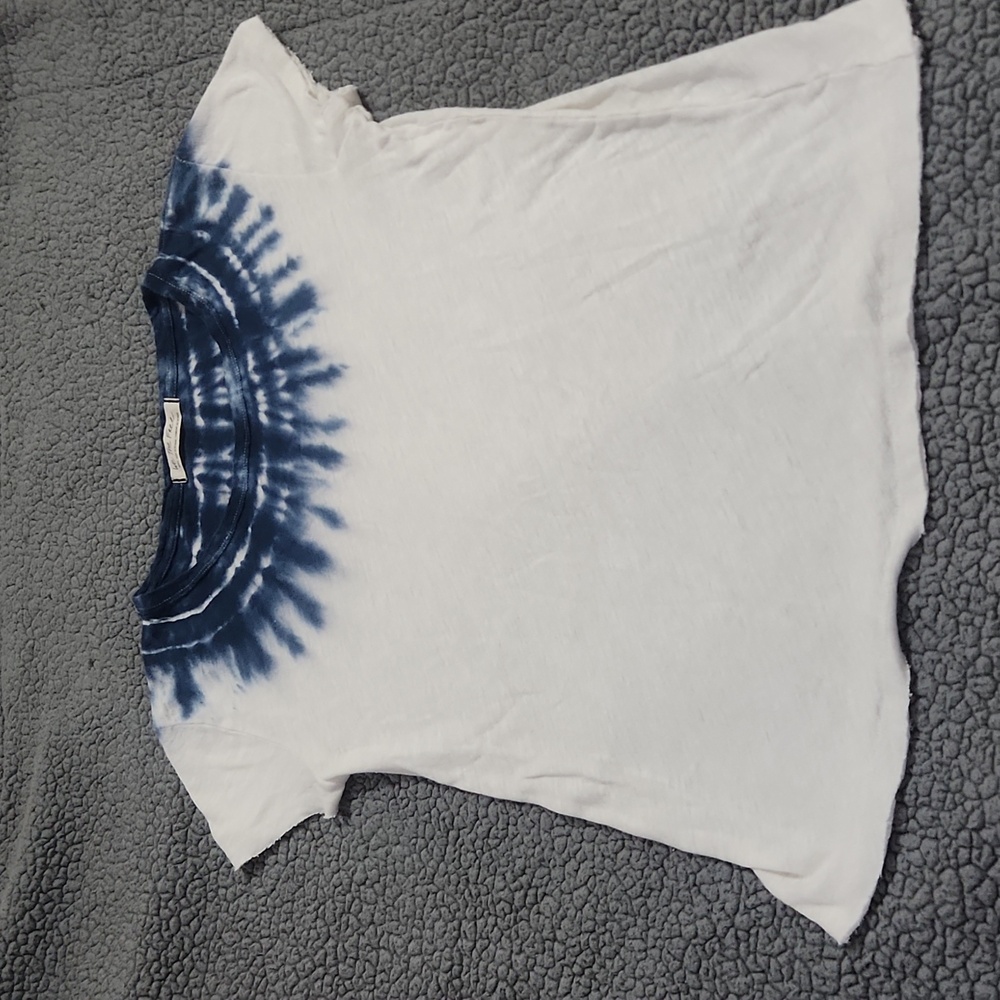 We The Free Distressed T-Shirt Size Small White And Blue